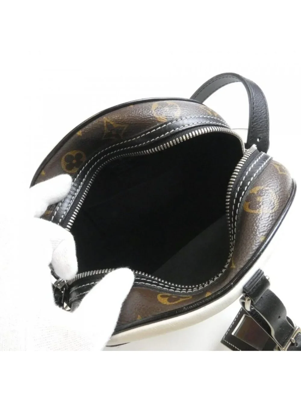 Louis Vuitton Boite Chapeau Souple Shoulder Bag
